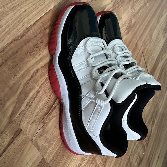 Jordan 11 retro low - Picture 2 of 5